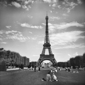 9. Paris is for lovers, Holga.jpg