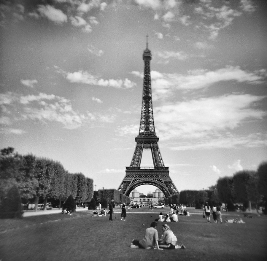 9. Paris is for lovers, Holga.jpg
