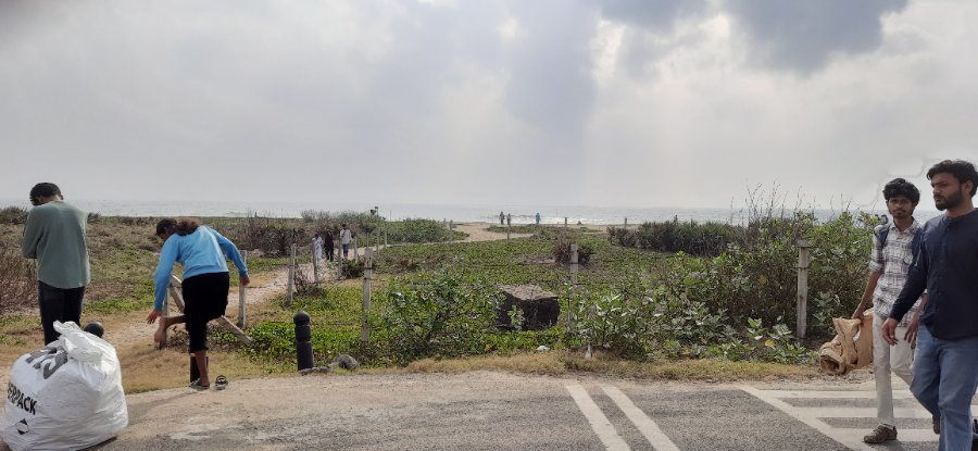 Valmikinagar Beach.jpg